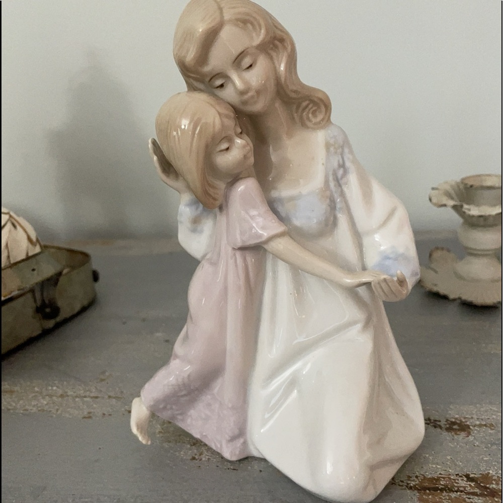 Paul Sebastian 1990 Mother & Daughter Figurine